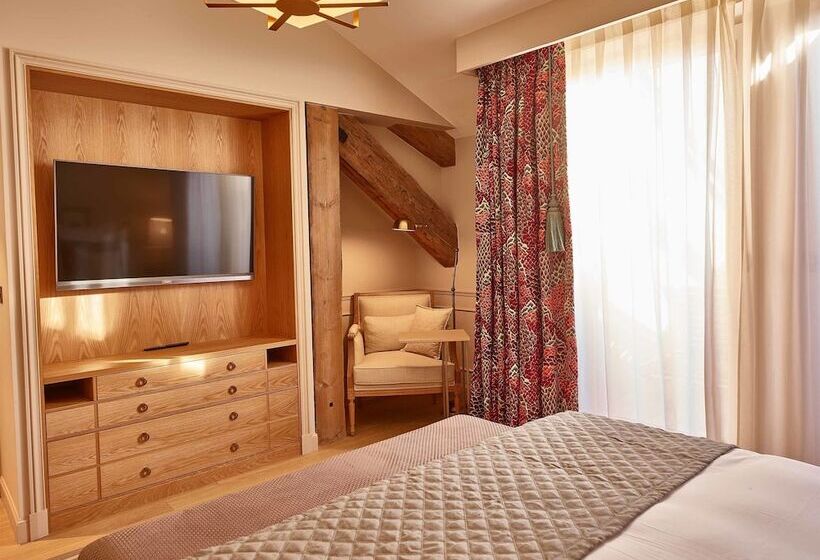 Полулюкс, Chais Monnet & Spa