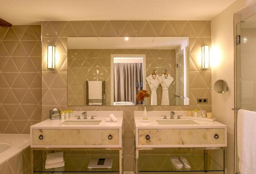Полулюкс, Chais Monnet & Spa