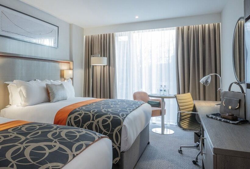 디럭스 룸, Clayton Hotel Charlemont