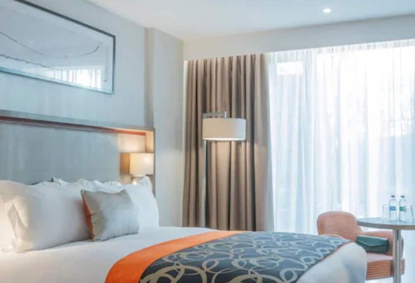 디럭스 룸, Clayton Hotel Charlemont