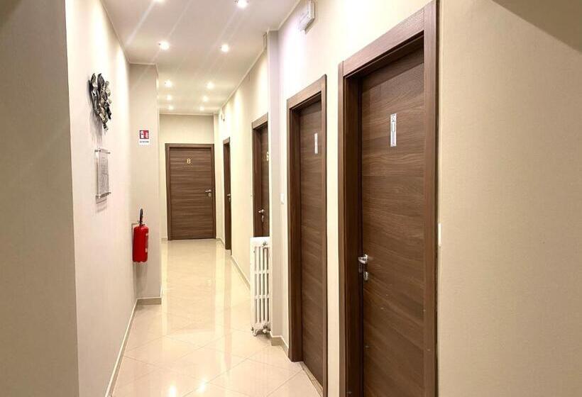 اتاق استاندارد یک نفره, Golden Milano