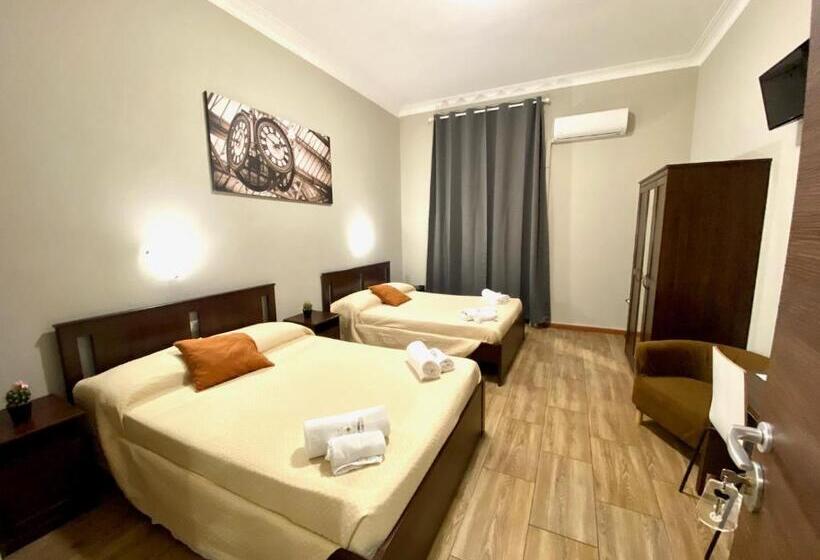اتاق استاندارد چهار تخته, Golden Milano