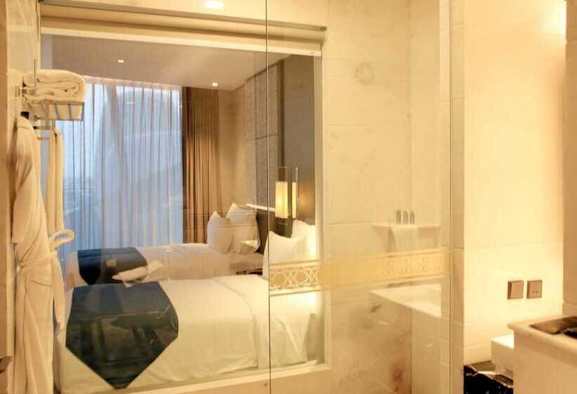 Номер Клуб, Jhl Solitaire Gading Serpong
