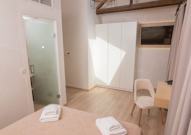 Номер Стандарт, Panellinion Luxury Rooms