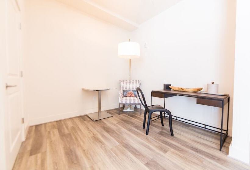 스탠다드 룸, The Bishop Arts Hotel By Qresorts