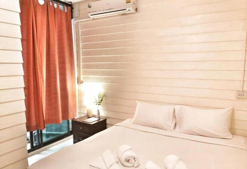 اتاق استاندارد, Back Home Backpackers