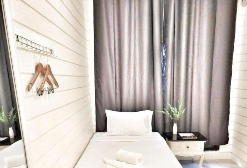 اتاق استاندارد, Back Home Backpackers