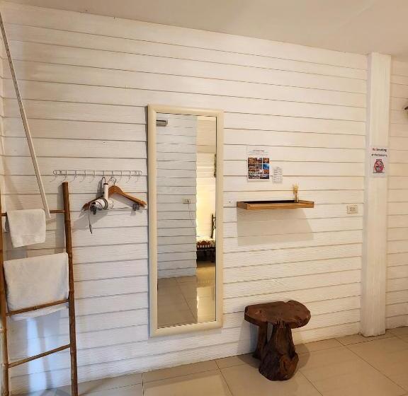 اتاق استاندارد یک نفره, Back Home Backpackers
