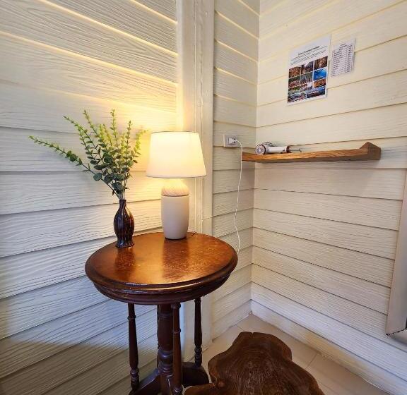 اتاق استاندارد, Back Home Backpackers
