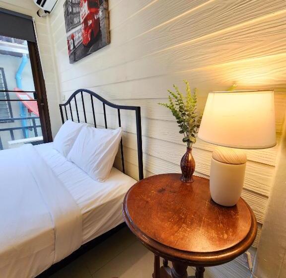 اتاق استاندارد, Back Home Backpackers