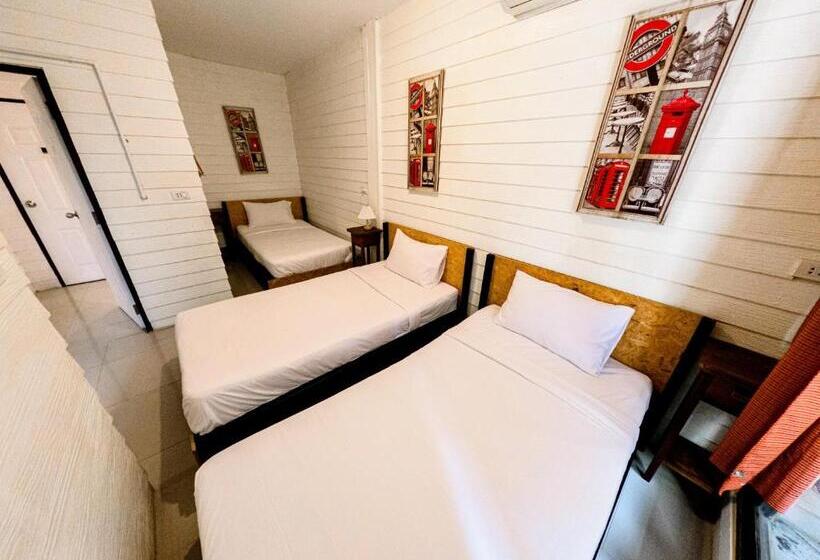 اتاق استاندارد سه نفره, Back Home Backpackers