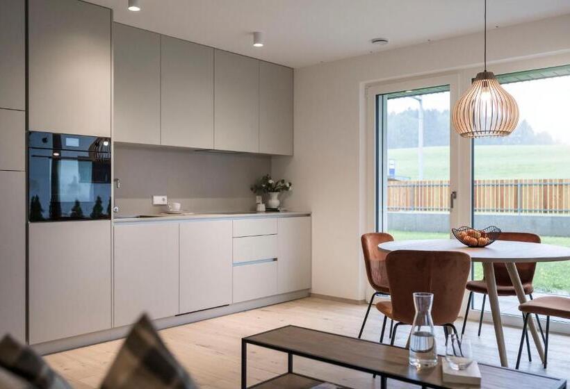 带3个卧室的公寓, Astor Apartments