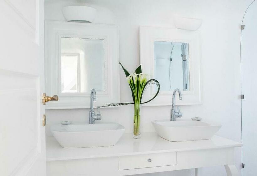 Люкс с Бассейном, Canaves Oia Suites   Small Luxury Hotels Of The World