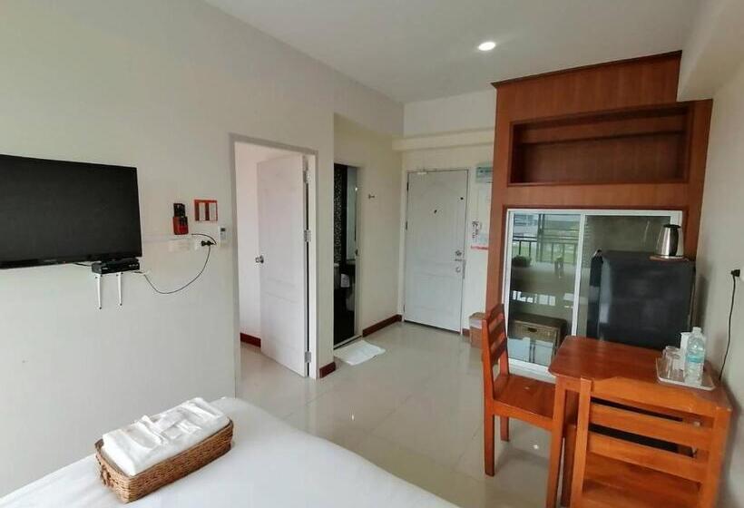 标准工作室带阳台, Grand Lopburi