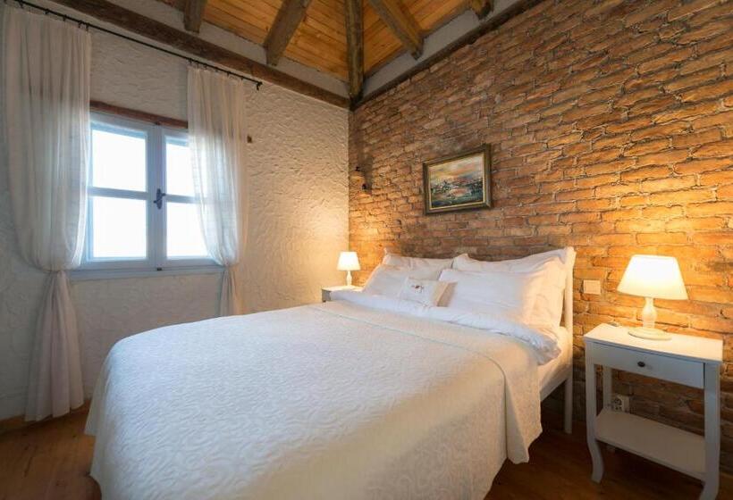 Quarto Estandar, Moy