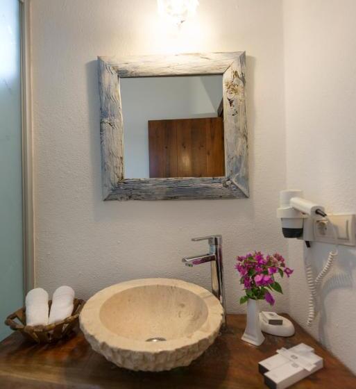 Quarto Deluxe, Moy