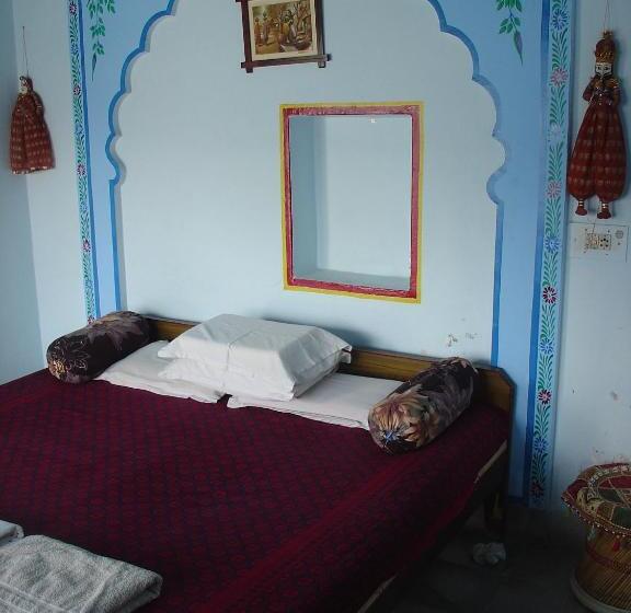 Quarto Deluxe, Bharatpur Palace