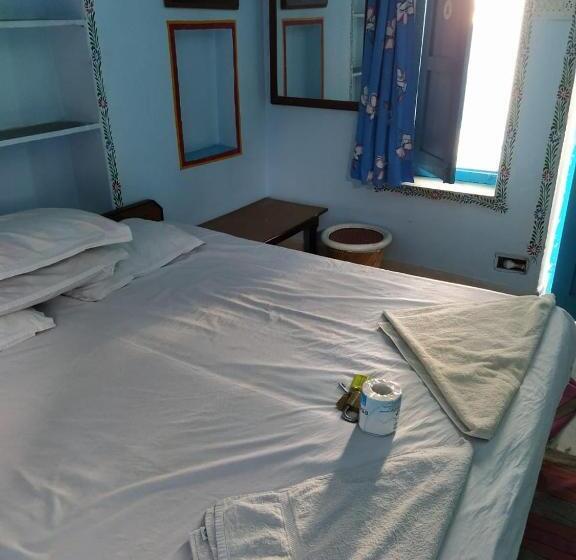 Quarto Estandar, Bharatpur Palace