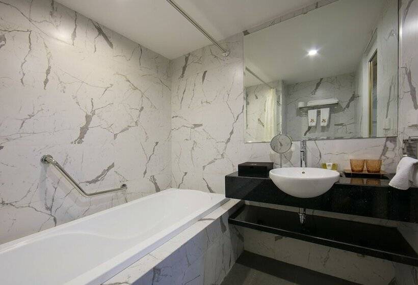 اتاق لوکس با بالکن, Hanoi Allure