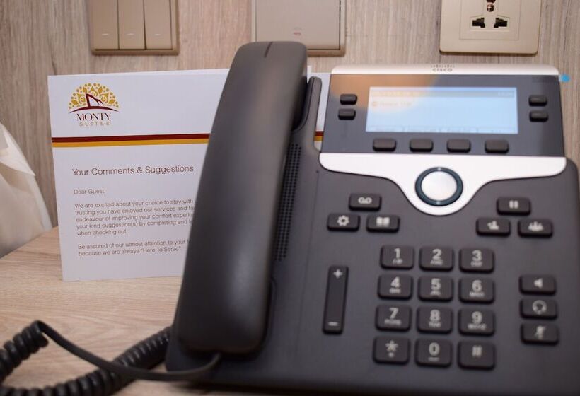 اتاق لوکس, Monty Suites & Golf
