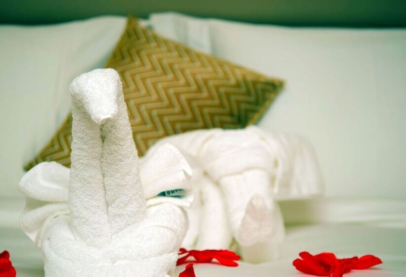 اتاق لوکس, Monty Suites & Golf