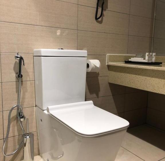 اتاق لوکس, Monty Suites & Golf