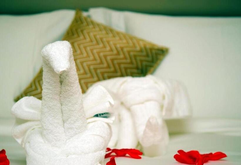 سوییت اجرایی, Monty Suites & Golf
