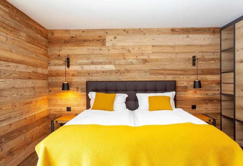 Escritório Estándar, 22 Summits Apartments