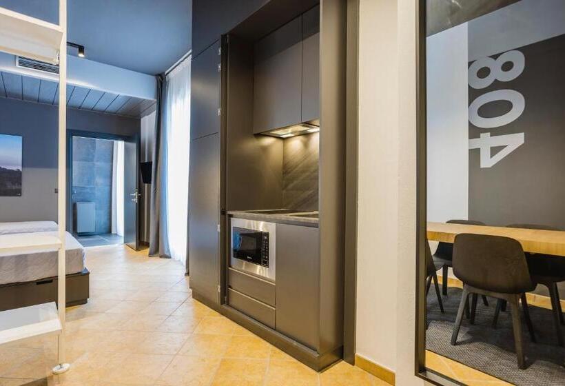 Standaard Studio, Residence 9 Line