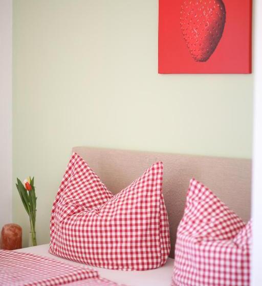 חדר סטנדרט לשלושה עם מרפסת, Pension Bergsee