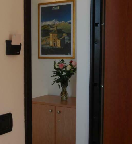 استودیوی استاندارد, Residence Helene