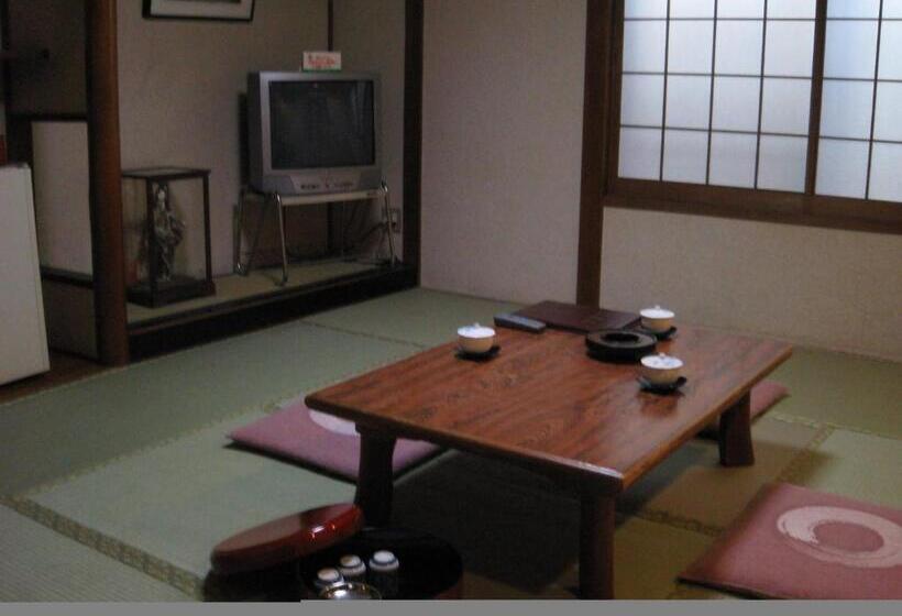 Pokój Standard Trzyosobowy, Nihonkan