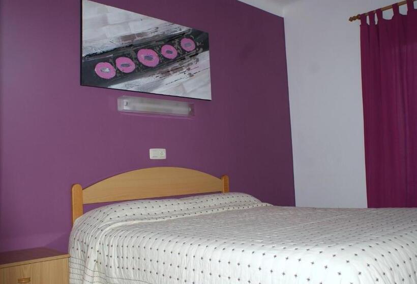 اتاق خانوادگی, Pensió I Apartament Torrent