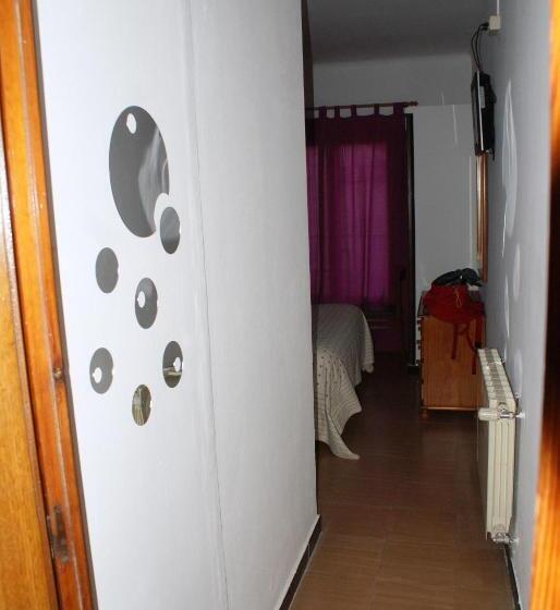 اتاق خانوادگی, Pensió I Apartament Torrent