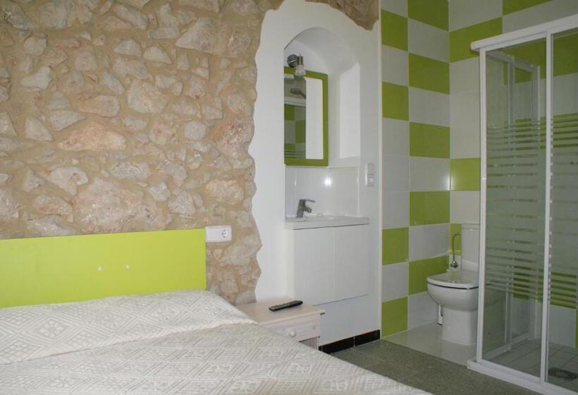 اتاق استاندارد یک نفره, Pensió I Apartament Torrent