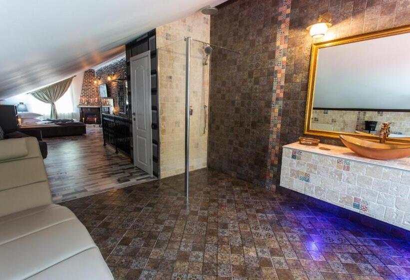 Люкс Повышенной Комфортности, Pension Casa Wenge