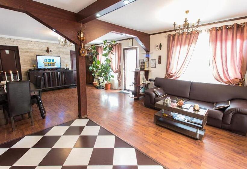 Дом 4 Спальни, Pension Casa Wenge