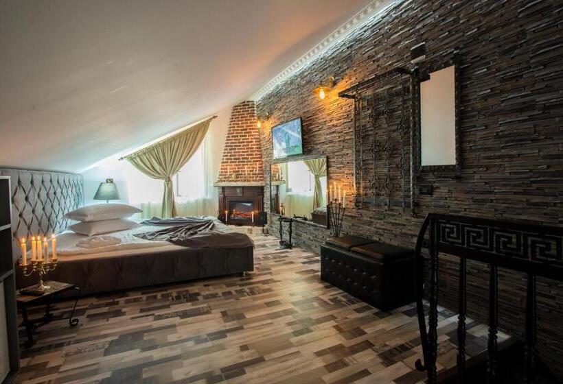 Дом 4 Спальни, Pension Casa Wenge