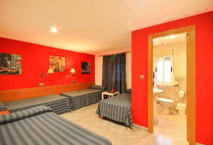 חדר סטנדרט לארבעה, Hostal Apolo Trece