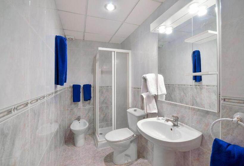 Четырехместный Номер Стандарт, Hostal Apolo Trece