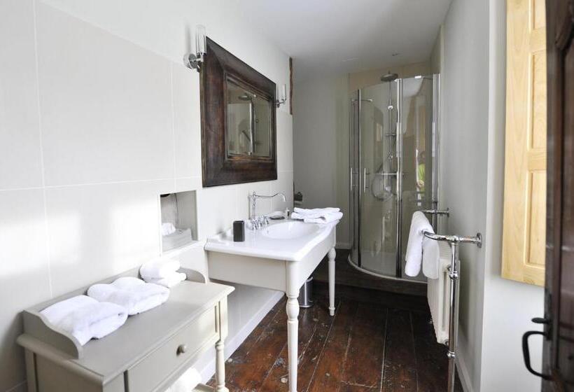 Семейный Номер, Manoir De Malagorse