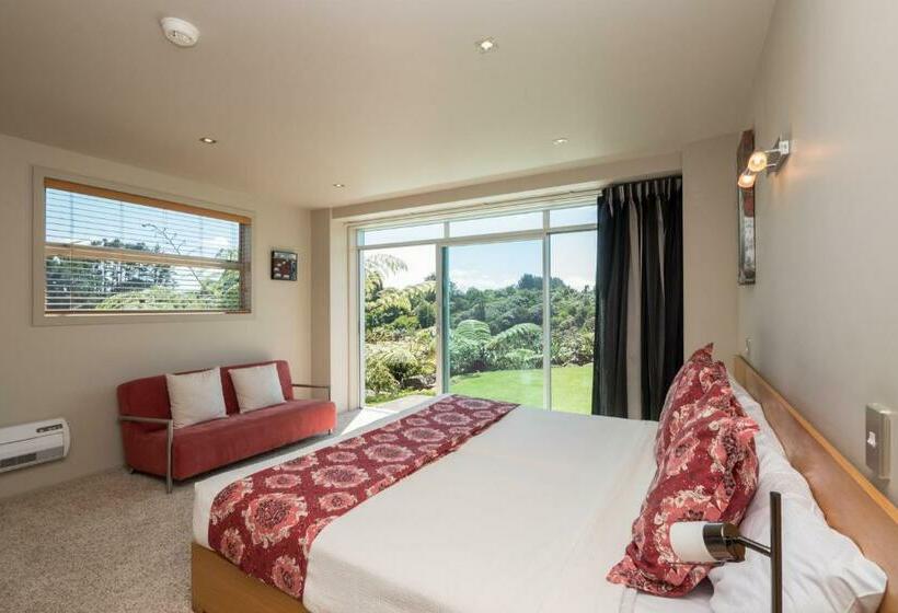 Студия Классика, One Burgess Hill