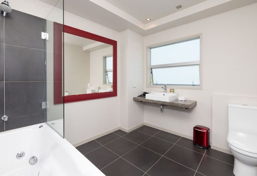 Студио Executive, One Burgess Hill