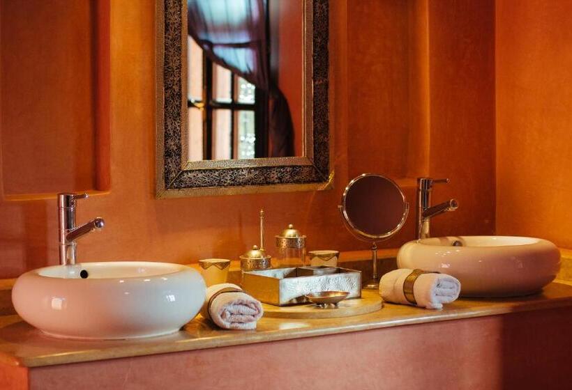 Люкс, Riad Al Riadinou