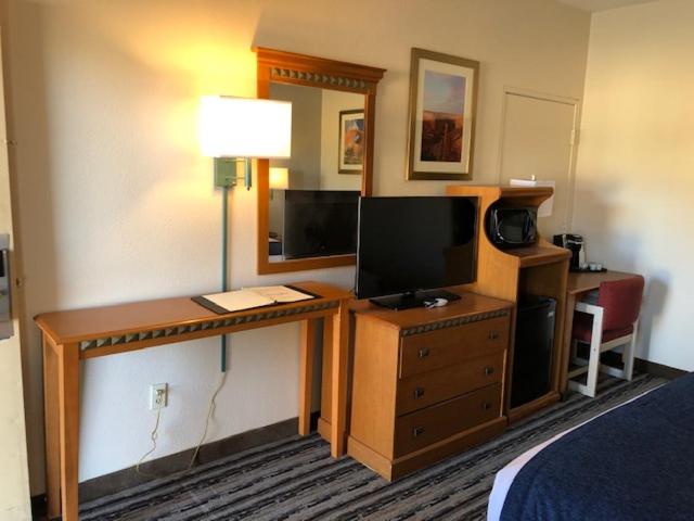 스위트, Navajoland Inn