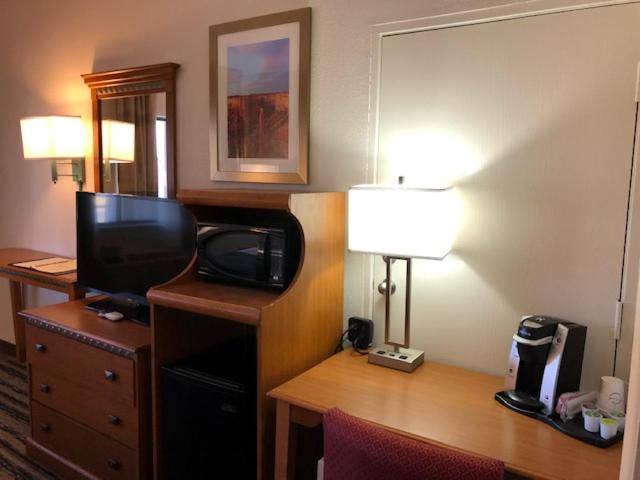 스위트, Navajoland Inn
