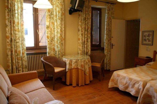 Номер Стандарт Трехместный, Hostal Casa Sario