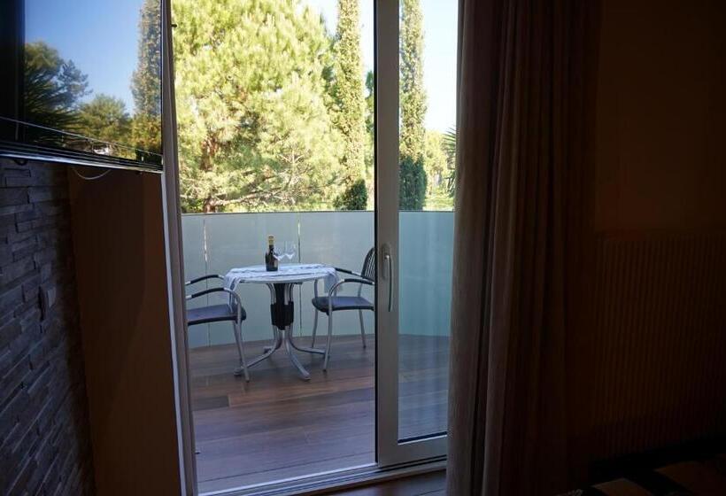 استودیوی استاندارد, Villaggio Mare Blu