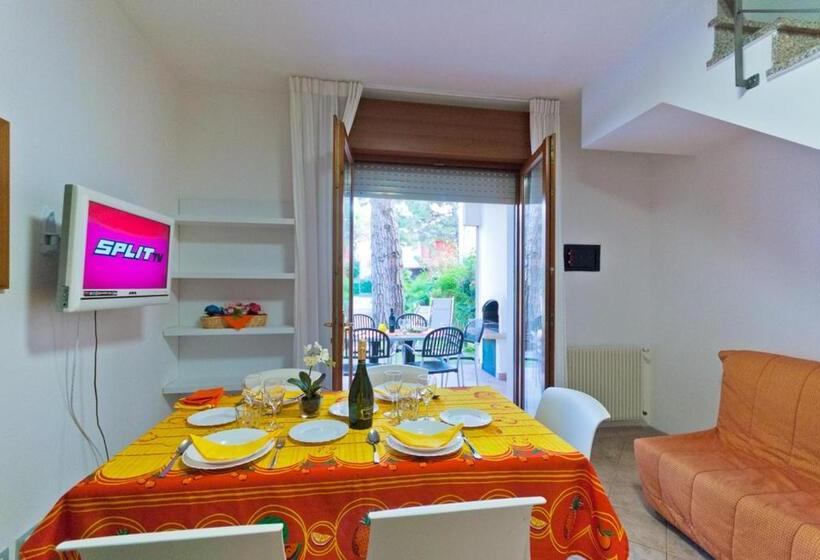 ویلای 2 خوابه, Villaggio Mare Blu