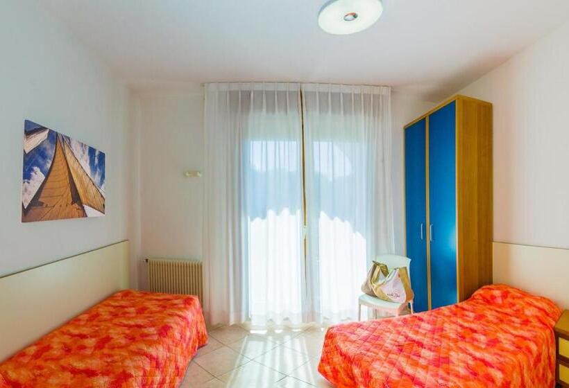 ویلای 2 خوابه, Villaggio Mare Blu